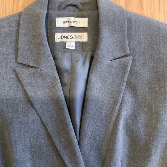 Jones & Co. Charcoal Gray Pencil Skirt Suit, Size 6 - Picture 5 of 13